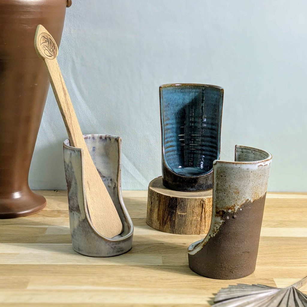 Repose cuillère à notre boutique et notre atelier La Poterie de Sandra and Co à Corseul, en Bretagne