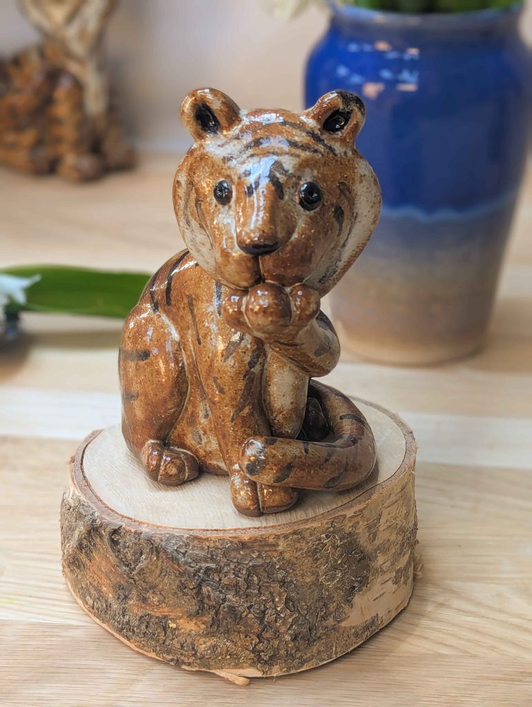 Tigre, céramique décorative, à la poterie de sandra and co, en Bretagne, Dinan, Lamballe