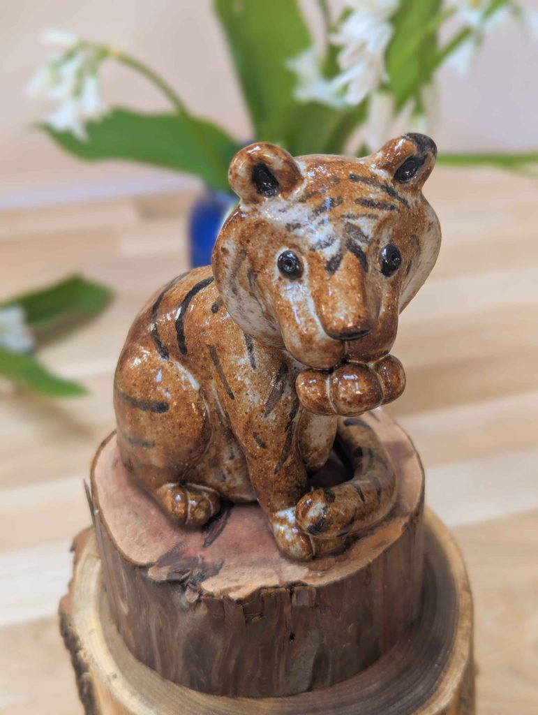 Tigre, céramique décorative, à la poterie de sandra and co, en Bretagne, Dinan, Lamballe